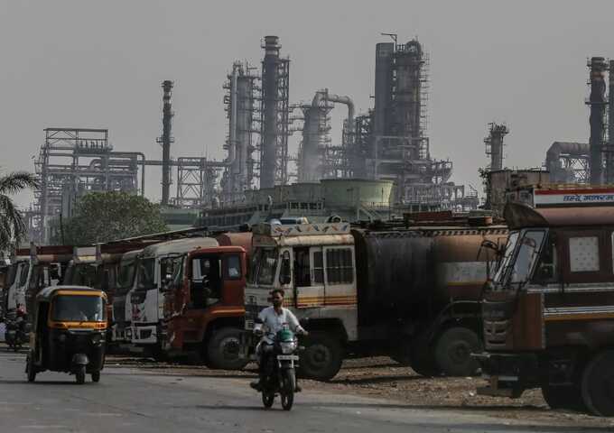 India challenges U.S. tariffs and commits to continue purchasing Russian oil
