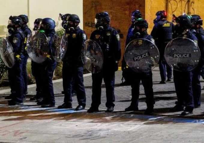 Trump expands federal crackdown, sends troops to Portland over immigration detention protests