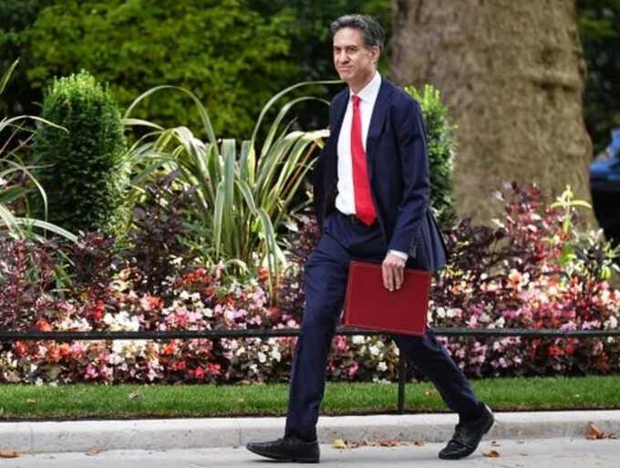Energy Secretary accuses Musk of inciting violence in the UK