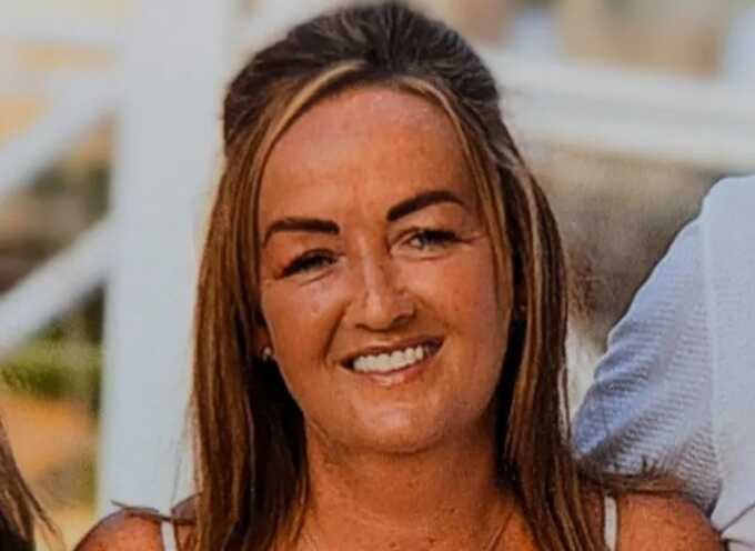 Woman fatally electrocuted in bath while using charging phone