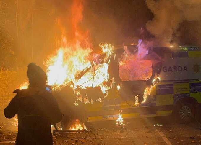 Six arrested after violent anti-immigrant riot outside Dublin hotel housing asylum seekers