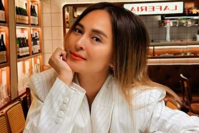 Actress Nana surrenders to CIB amid 400-million-baht scam claims