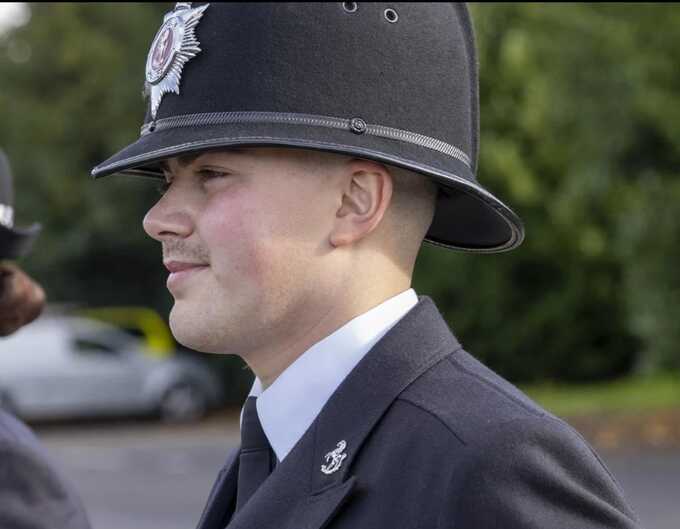 Police officer killed in crash while responding to emergency call