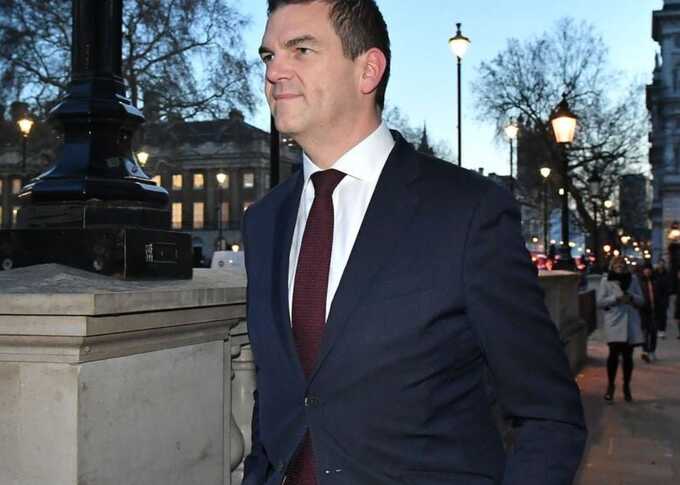 Starmer sacks Foreign Office chief Olly Robbins over Mandelson vetting