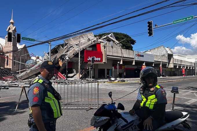 Deadly 7.8-magnitude quake hits southern Philippines, killing at least 15