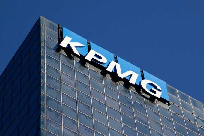KPMG Australia chief quits as confidential client leaks scandal threatens government contracts