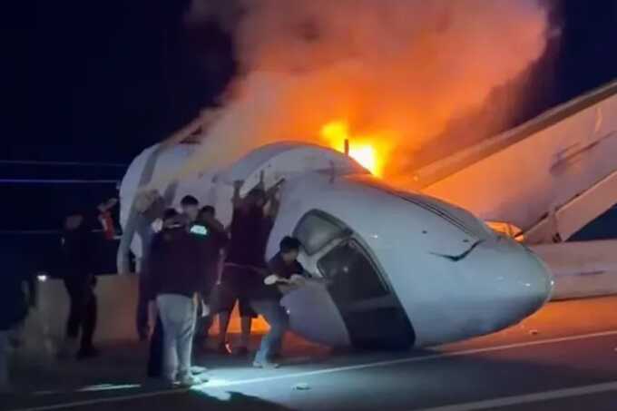 NetJets business jet crashes onto Texas highway, killing one and injuring five