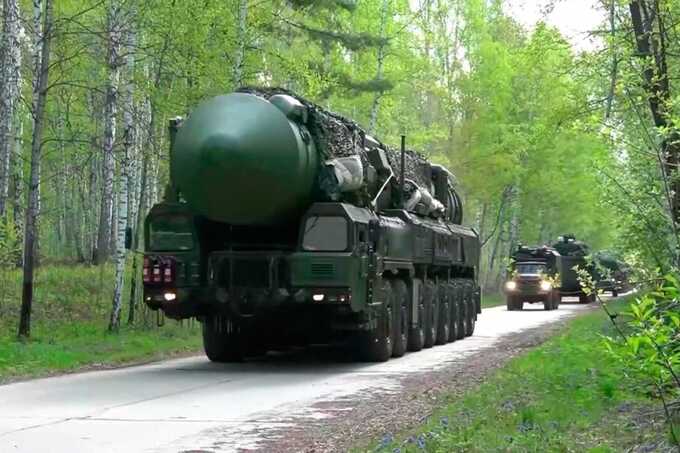 Europe warned to build its own nuclear deterrent as Russia pressures NATO