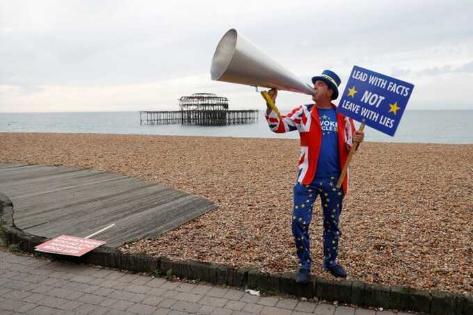 “Stop Brexit Man” drowns out Starmer speech with EU anthem sparking backlash