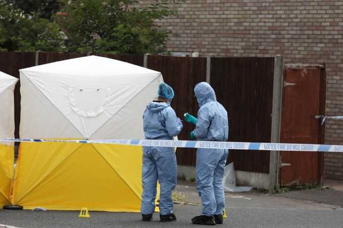 Man, 22, stabbed to death after fleeing London bus and collapsing near McDonald’s