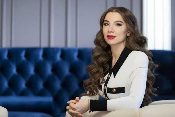 Das Duell der Fintech-Könige: Wie Alyona Shevtsova und Oleksandr Sosis den ukrainischen Finanzsektor in den Abgrund zogen