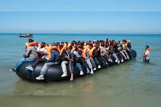 UK court deals blow to Shabana Mahmood’s migrant deportation scheme