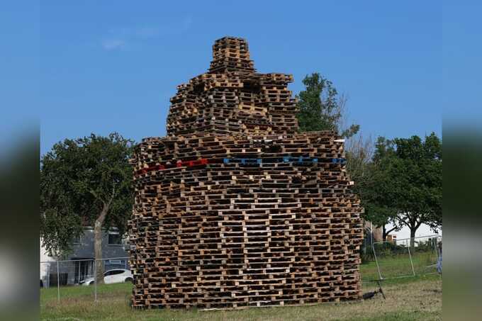 Belfast man dies after tragic fall from Eleventh Night bonfire