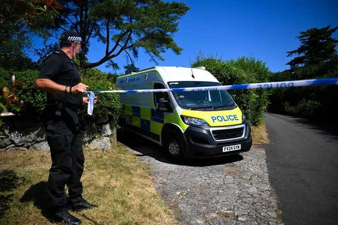 Ann Widdecombe murder suspect seen leaving home with "wooden stick" before attack