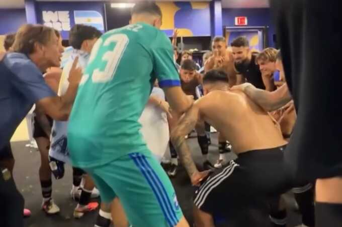 Argentina hold "minute’s silence" for England after reaching World Cup final