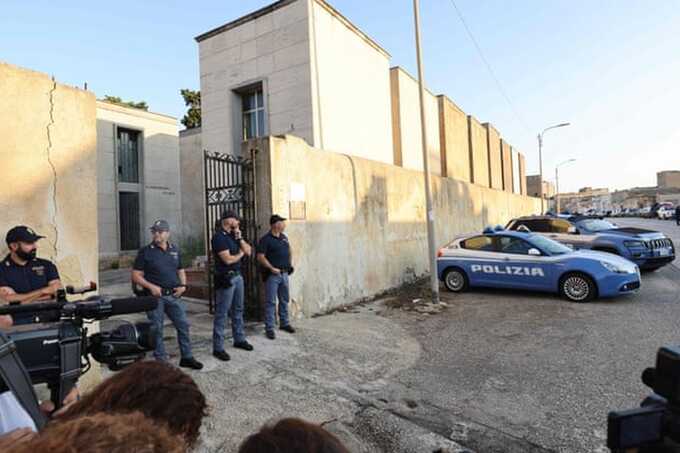 Italy passes law to help children escape mafia families