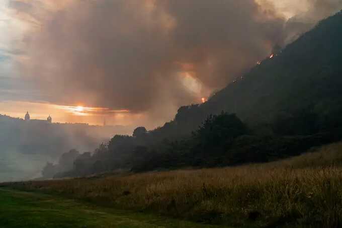 Fire crews battle Arthur’s Seat wildfire for second day