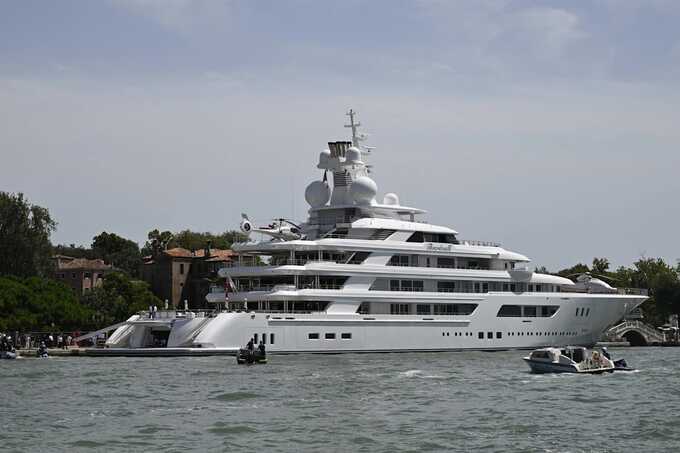 Trump ambassador’s luxury superyacht diplomacy draws protests in Italy
