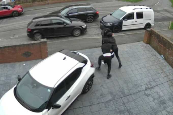 Four jailed after kidnapping and torturing man in "honour"-motivated attack over relationship