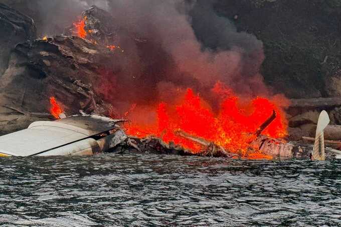 Seaplane crashes near remote island off Washington with all 11 people rescued