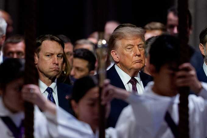 Trump’s "Tic Tac moment" with JD Vance goes viral during Lindsey Graham’s funeral