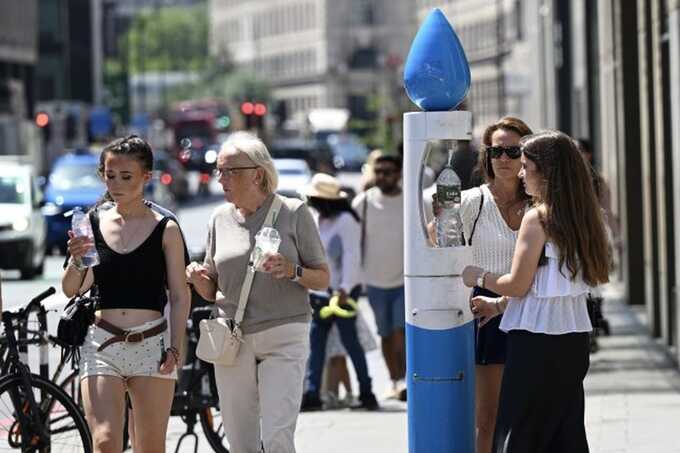 UK heatwaves linked to nearly 2,900 deaths in just two months, officials warn