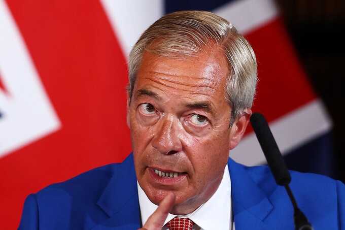 Farage’s Channel migration plan rejected by France and Downing Street as illegal