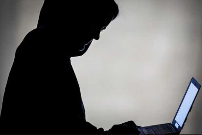 Suicide forum linked to 130 deaths still accessible in UK despite Ofcom ban