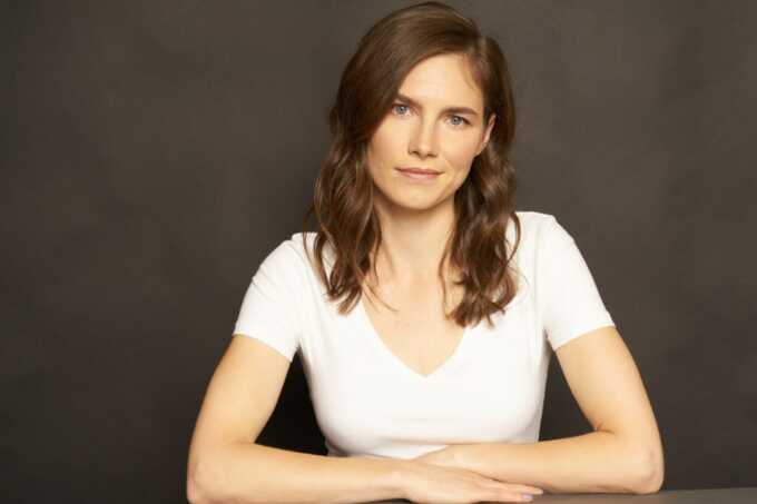 Meredith Kercher’s sister attacks Amanda Knox over "joking" about murder in comedy show