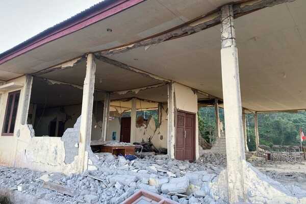Nearly 40 dead after powerful 7.7 magnitude earthquake strikes Indonesia