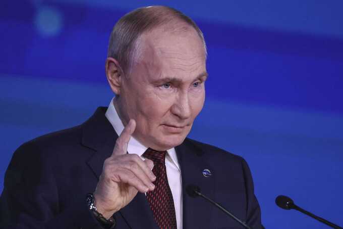 Russia sends heavily armed warship close to NATO island as Baltic tensions soar