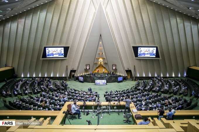 Iran moves to criminalise contact with “hostile” foreign media