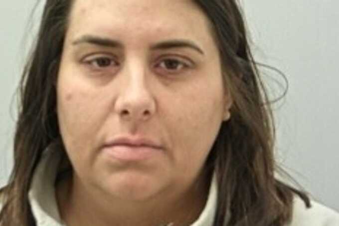 “Besotted” prison nurse struck off after smuggling drugs and phones for gang