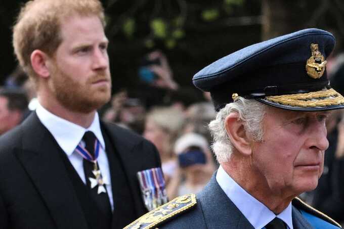 Prince Harry lands in UK "expecting an apology" from the Royal Family