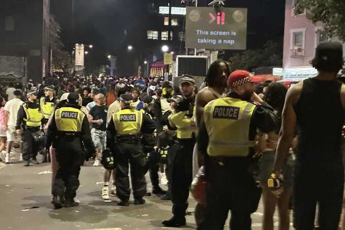 Man dies after police chase ends in canal during Notting Hill Carnival