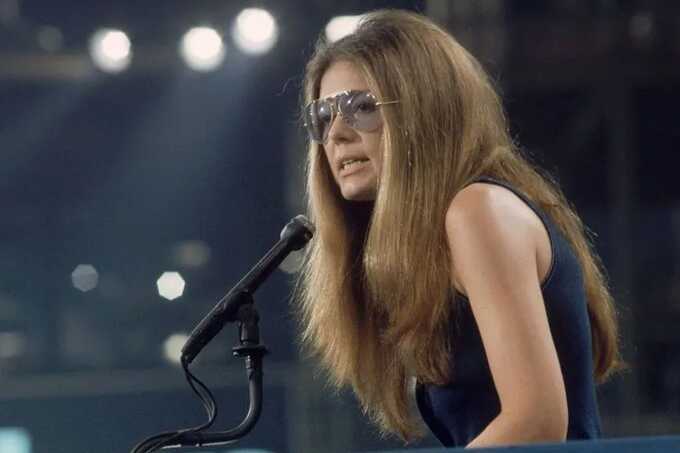 Gloria Steinem, pioneering face of the women’s liberation movement, dies aged 92