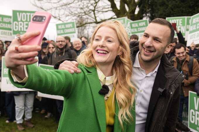 Commons crushes Conservative and Reform bid to ban foreign-language election leaflets