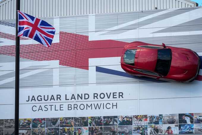 Jaguar Land Rover to cut 4,000 jobs as it targets £1.7bn in savings