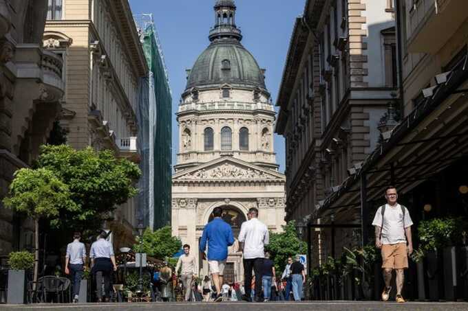 Police officers arrested over "orgy while on holiday trip with colleagues"