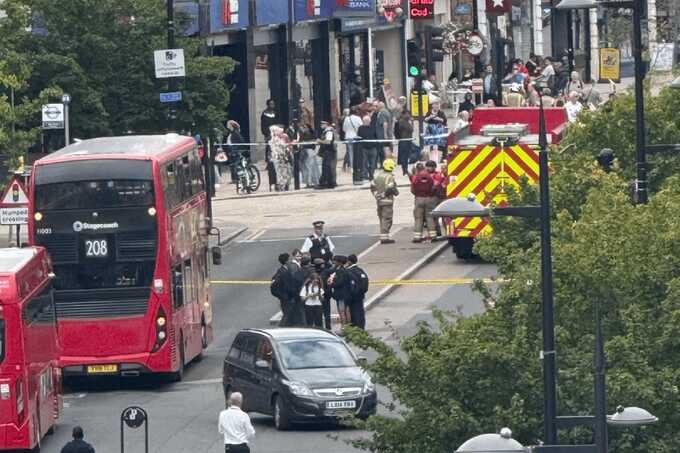 Four men stabbed in southeast London as seven arrested