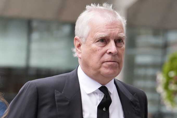 Andrew Mountbatten-Windsor "secretly let women into palace", ex-royal officer claims