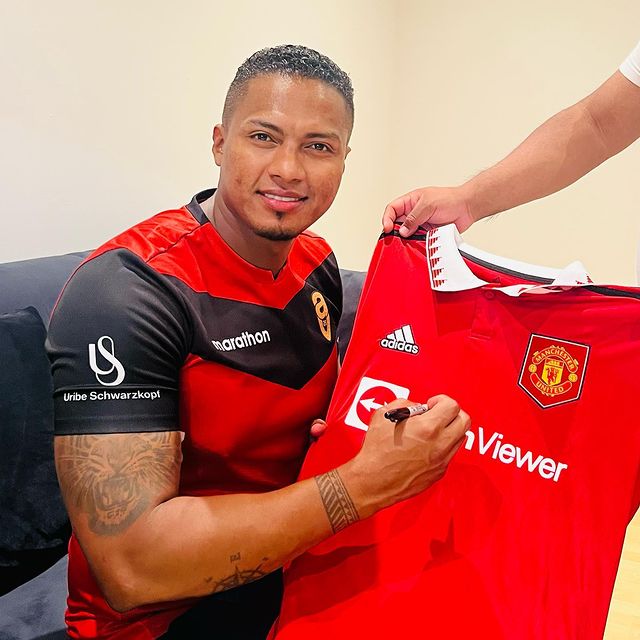 Valencia has swapped his lean figure for a bulky physique