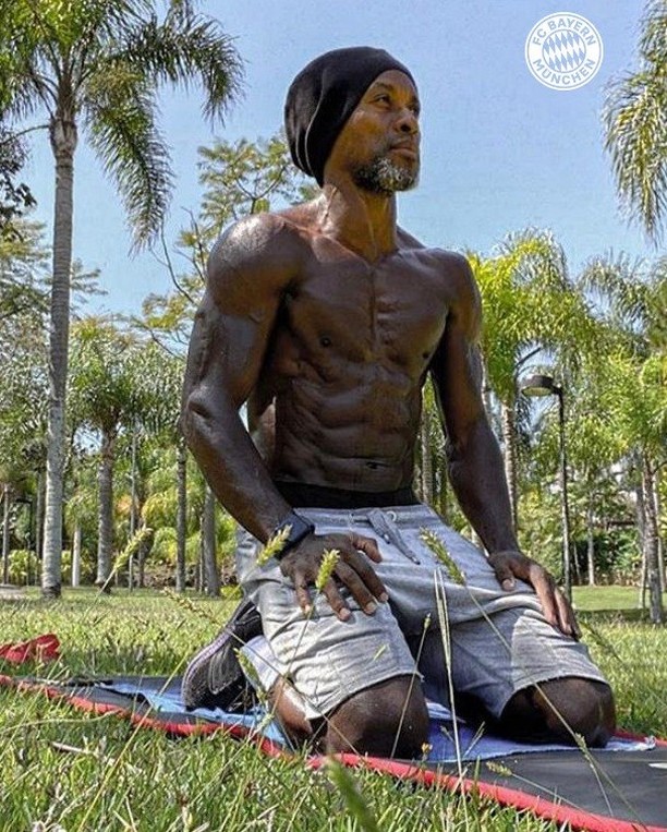 Ze Roberto is a personal trainer and looks good enough to play again