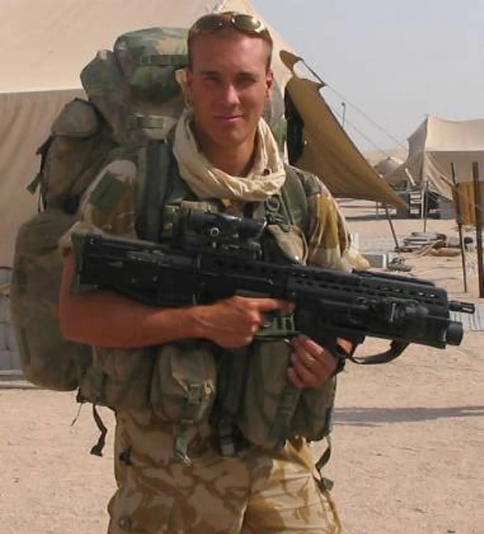 Lance corporal Matthew Croucher saved his colleagures by diving in front of a grenade qhidqxiqzdiqreinv
