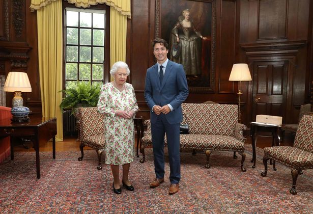 Trudeau met the late Queen Elizabeth II in Edinburgh in 2017 eiqtiqueikqinv