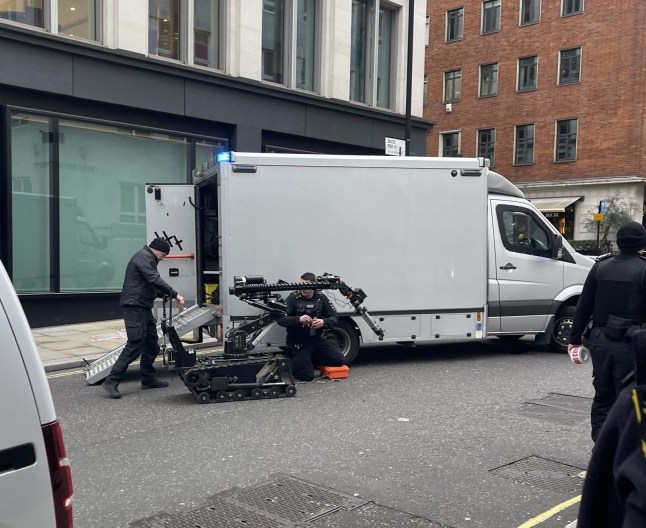 Bomb threat Old Burlington Regent street Bomb squad