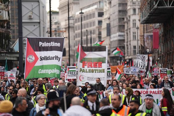 Met bans pro-Palestine march from gathering outside… qhidqkiddhiqutinv