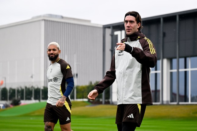 TURIN, ITALY - JANUARY 20: Dusan Vlahovic of Juventus during the UEFA Champions League 2024/25 League Phase MD7 training at Juventus training session on January 20, 2025 in Turin, Italy. (Photo by Daniele Badolato - Juventus FC via Getty Images) qhiddxiuxidexinv