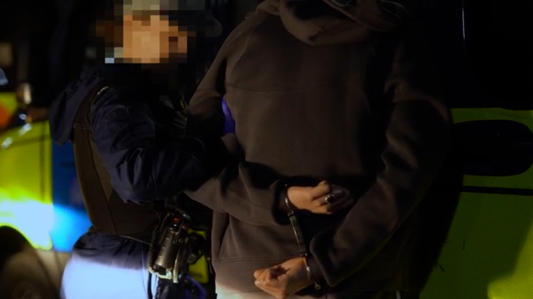 A man being arrested during the Met Police’s week-long crackdown on phone thefts.
Pic: Met Police qhiquqiqetidekinv