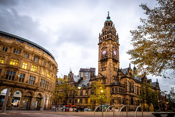 Roads near Sheffield Town Hall remain closed qhiqquiqeeiqxhinv